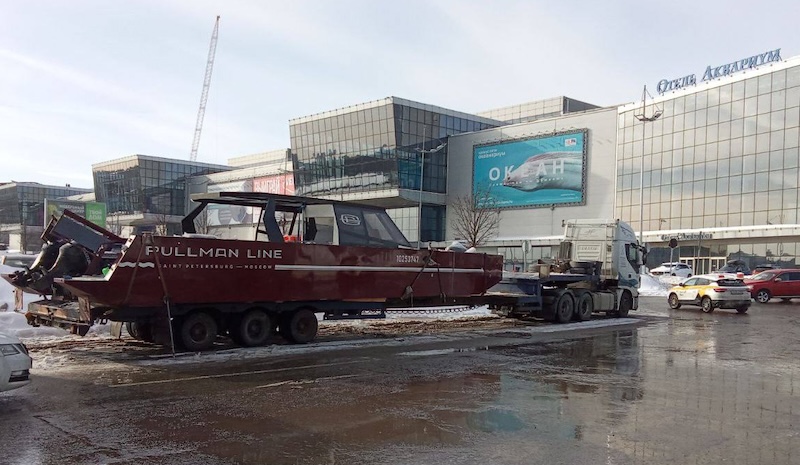 АТП Невское доставило катера на Moscow Boat Show